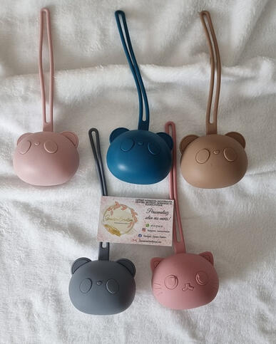 Boite à tétine - 5 €