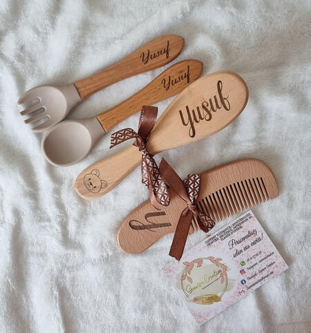 Ensemble brosse / peigne / couverts - 23 €