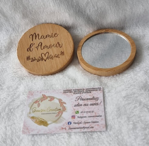 Miroir de poche - 7 €